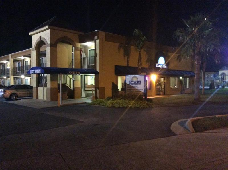 Days Inn By Wyndham Brunswick/St. Simons Area Exterior foto